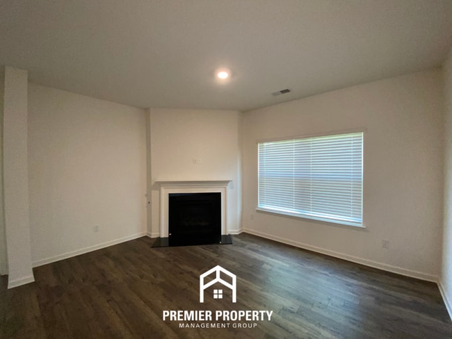 Building Photo - Modern 4BR/2BA Millington Home | Gourmet Island Kitchen & Luxury Primary Suite