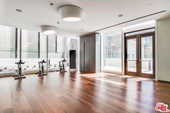 Building Photo - 889 Francisco St