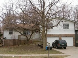 Building Photo - 1522 Burcham Dr