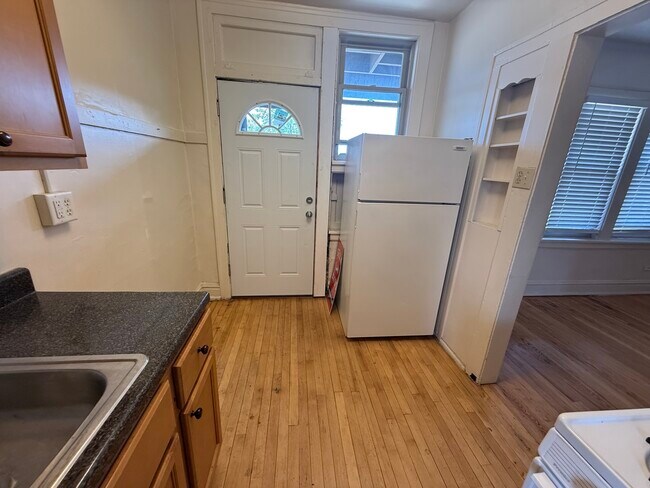 Building Photo - 7437 Randolph St