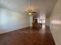 Building Photo - 750 350 N
