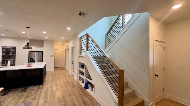 Building Photo - 917 NE Arleta Gardens