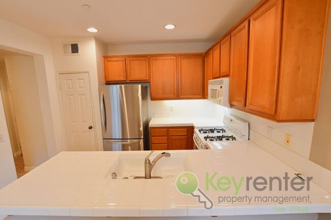 Building Photo - Townhouse in the heart of San Elijo Hills |  San Marcos