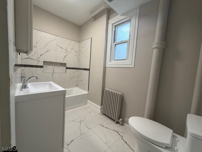 Building Photo - 139 40th St