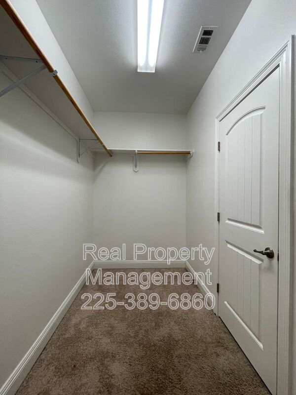 Building Photo - 7948 Antebellum Ave