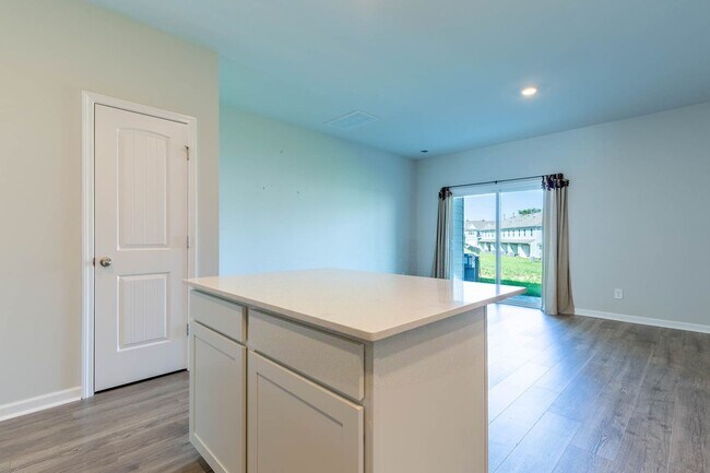 Building Photo - 626 Longtail Ln