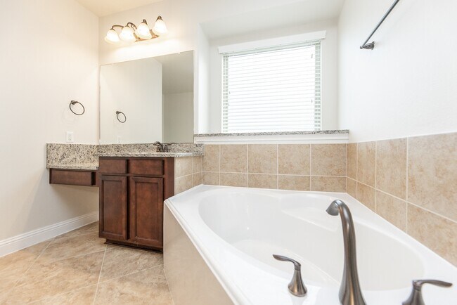 Building Photo - 4715 Coldstream Ct