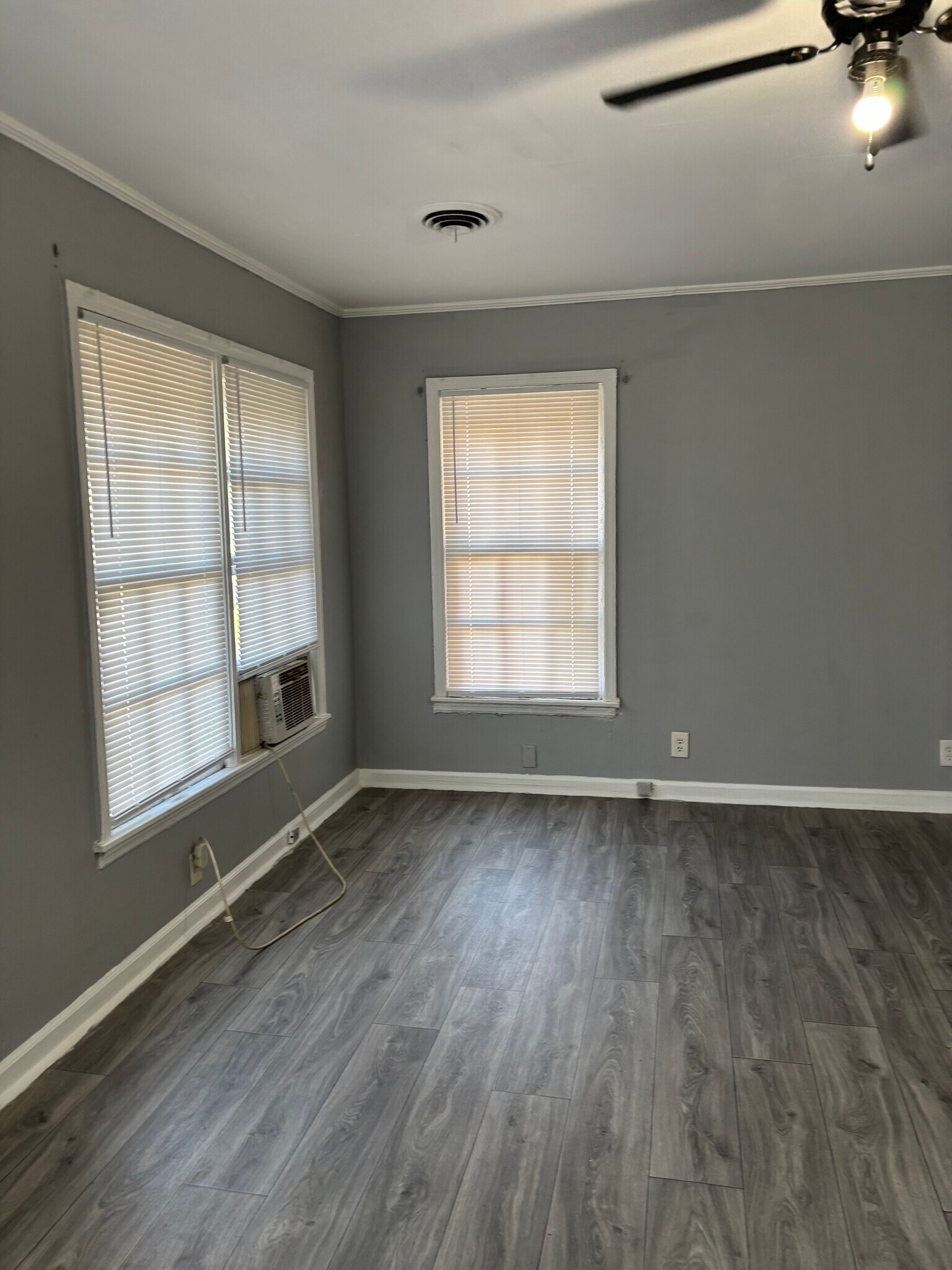 Building Photo - 703 Cecelia Ave