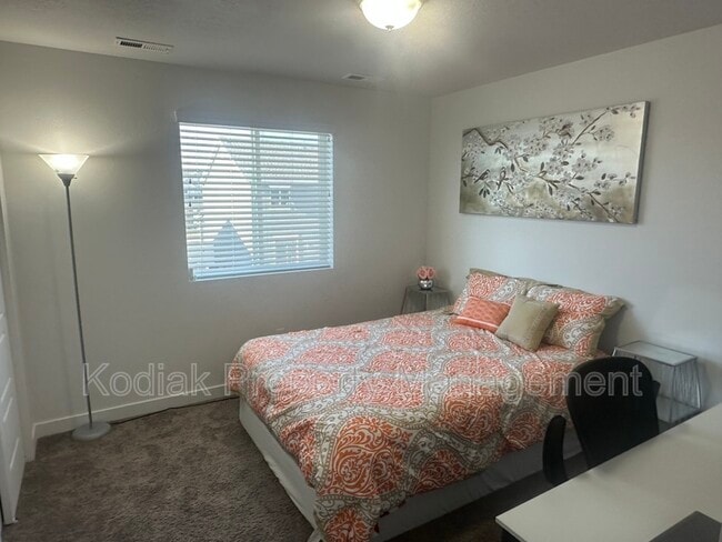 Building Photo - 3656 S Kite St