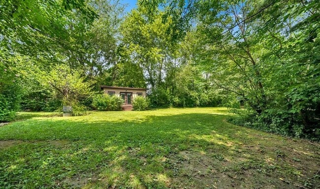Building Photo - 809 Clifford Dr