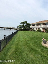 Building Photo - 2 Rumson Rd