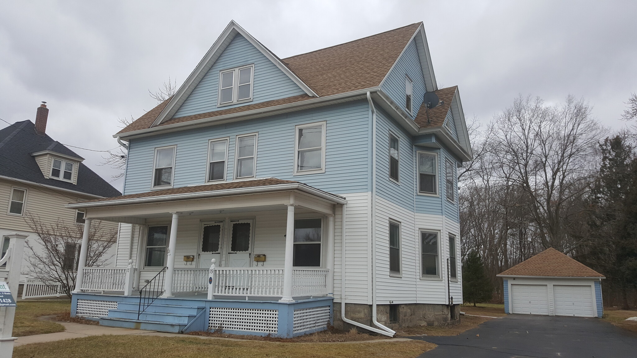 Building Photo - 17 Naubuc Ave