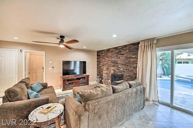 Building Photo - 371 Placer Creek Ln