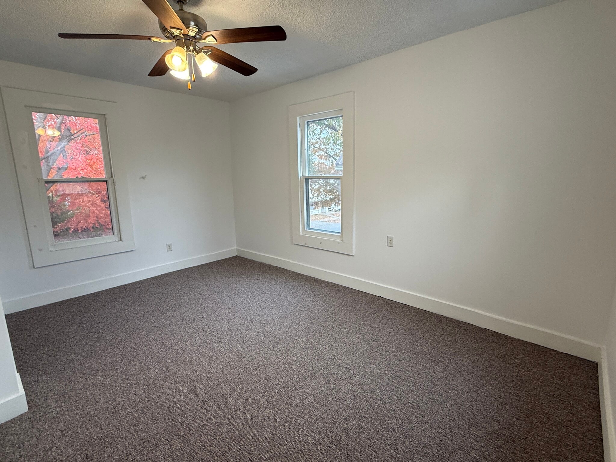 Building Photo - 215 E Bloomington St