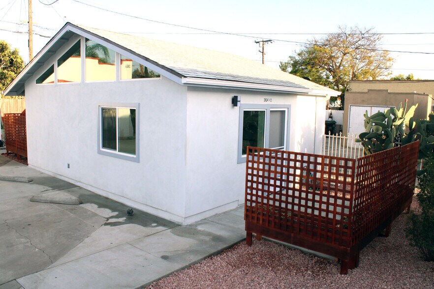 Primary Photo - 2826 8th Ave