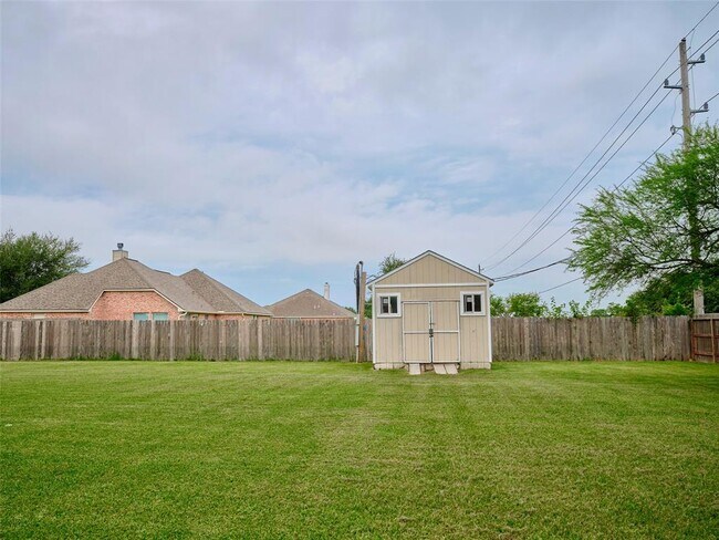 Building Photo - 10611 Alex Dr