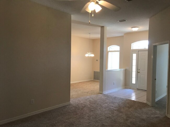 Building Photo - 2642 Hidden Creek Dr