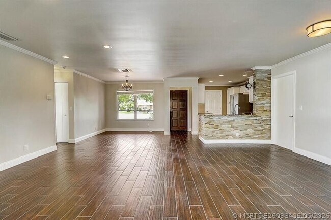 Building Photo - 9387 Richmond Cir