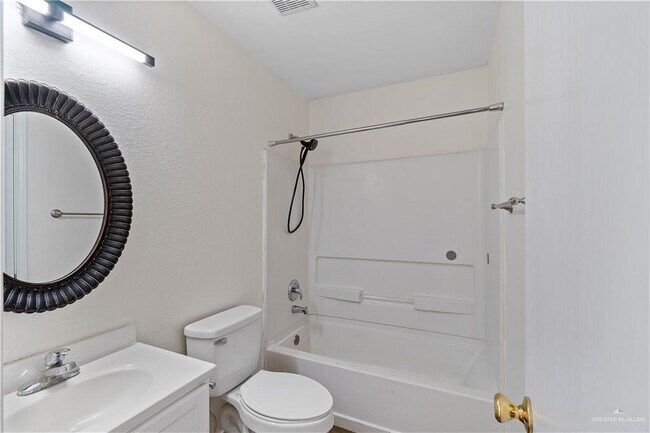 Building Photo - 17 Providence Ave