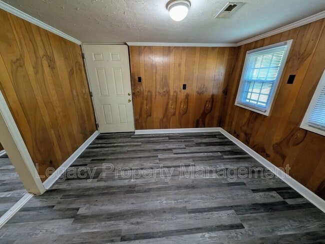 Building Photo - 712 S Kirkman St