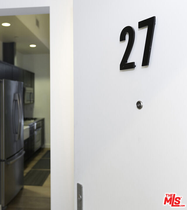 Building Photo - 940 E 2nd St