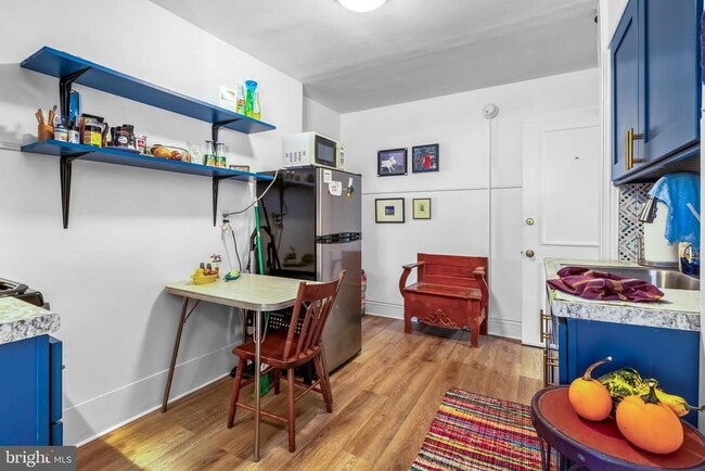 Building Photo - 711 Corinthian Ave