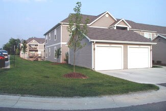 Garage - 1483 Fox Pointe Cir