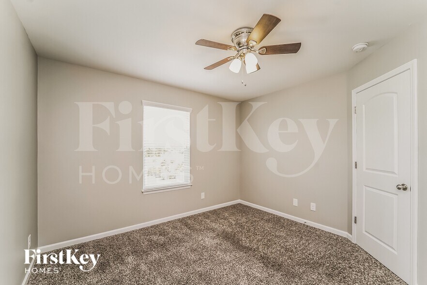 Building Photo - 4011 Huntley Glen Dr