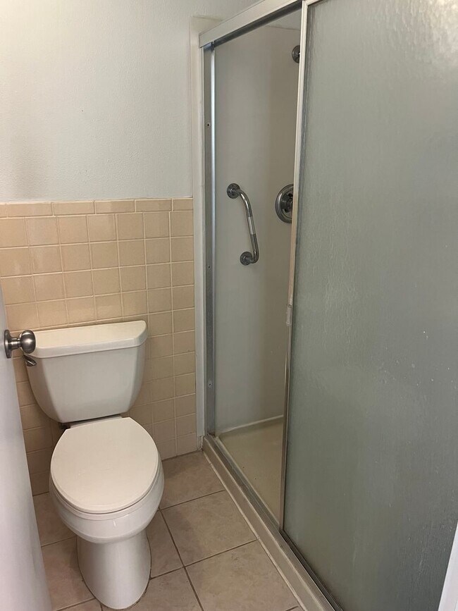 Building Photo - Downtown 1 Bedroom Condo