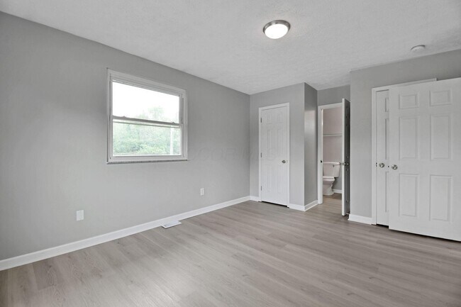 Building Photo - 5978 Alice Dr
