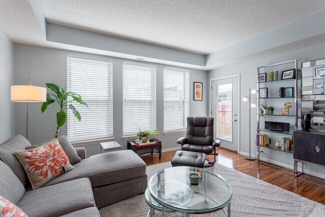 Building Photo - 545 N 1st St