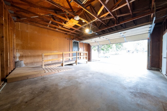Building Photo - 14200 Elgin Ct