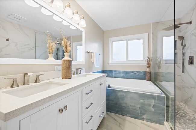 Building Photo - 875 Brittany Ln