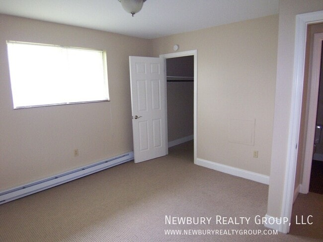 Building Photo - 20 Sunbury Estates