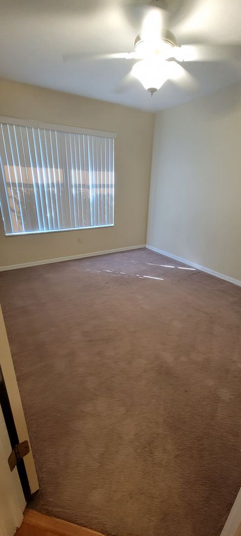 Building Photo - 3/2: Enjoy this nice spacious home in Sunrise.