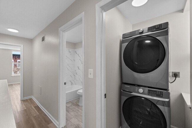 Building Photo - 418 N Collington Ave