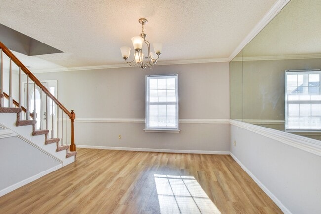 Building Photo - 214 Jouster Way