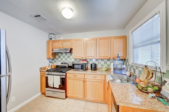 Building Photo - 4311 Ione St