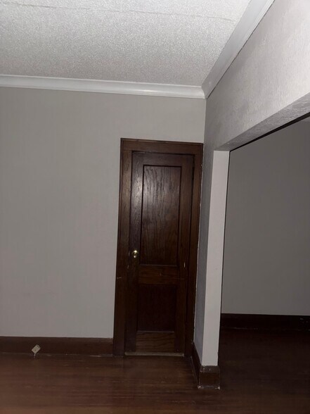 Building Photo - 3233 Chicago Ave