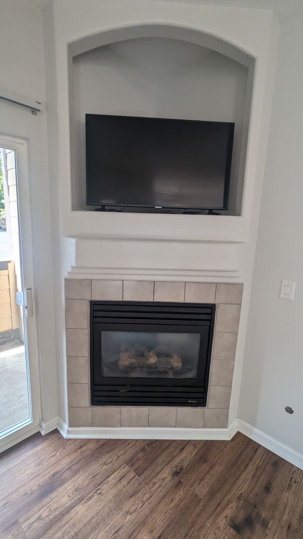 Building Photo - SUPER NICE 2-BDRM, 2-BATH MAIN LEVEL CONDO...