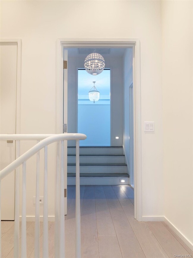 Building Photo - 2 Sun Ct