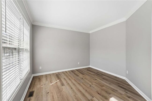 Building Photo - 1304 Kirkwood Ln