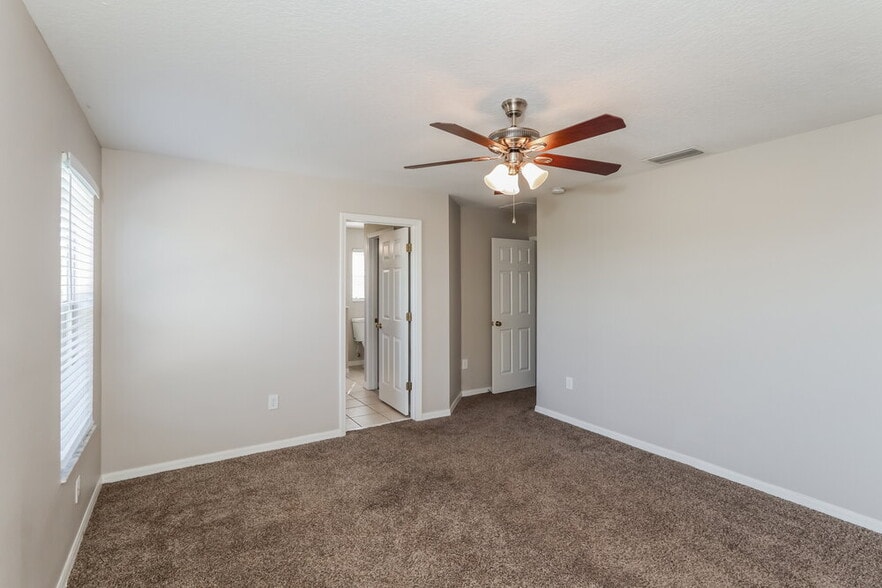 Building Photo - 3513 Cardinal Feather Dr