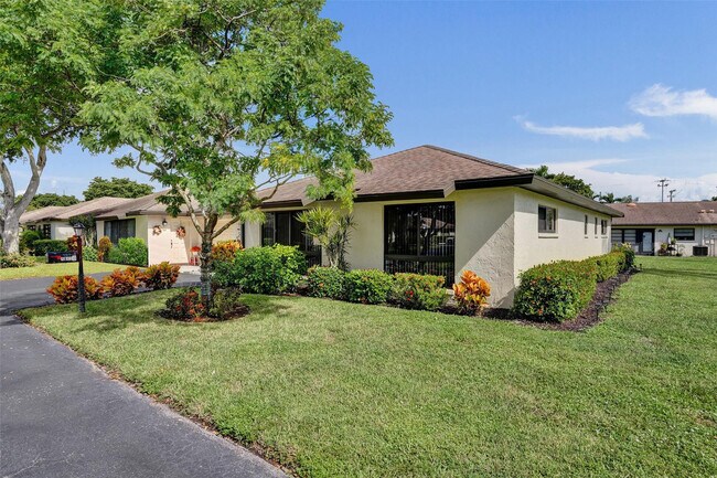 Building Photo - 4840 Greentree Ln