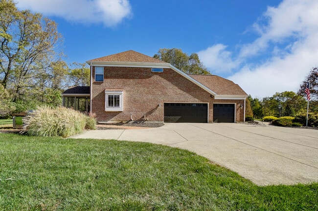 Building Photo - 1900 Coachtrail Dr