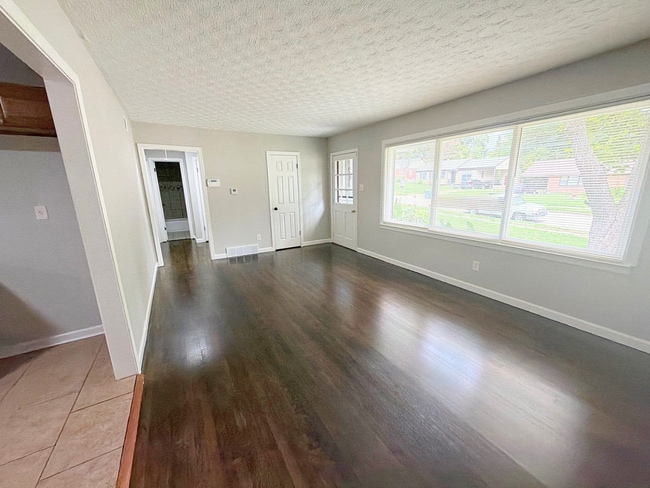 Building Photo - 3587 Hallbrook St