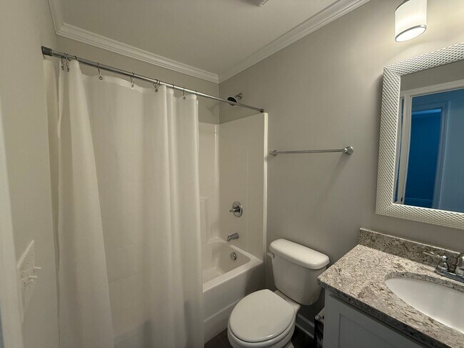 Building Photo - For Rent Clemmons!!
