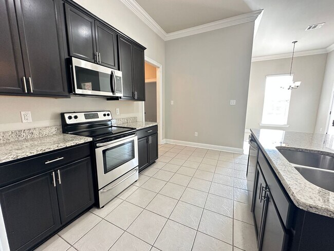 Building Photo - *$500 off FIRST MONTHS RENT MOVE IN SPECIAL* (LUCIEN FIELD ESTATES-SOUTHEAST SHREVEPORT-BEAUTIFUL...