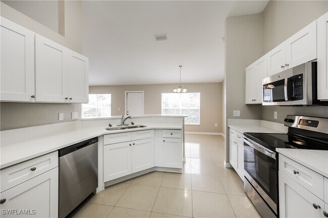 Building Photo - 404 Willowbrook Dr