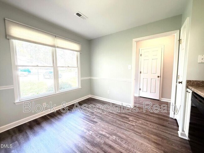 Building Photo - 6400 Meadow View Dr